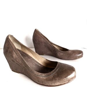 Frye Carson Wedge Pump Size 6.5